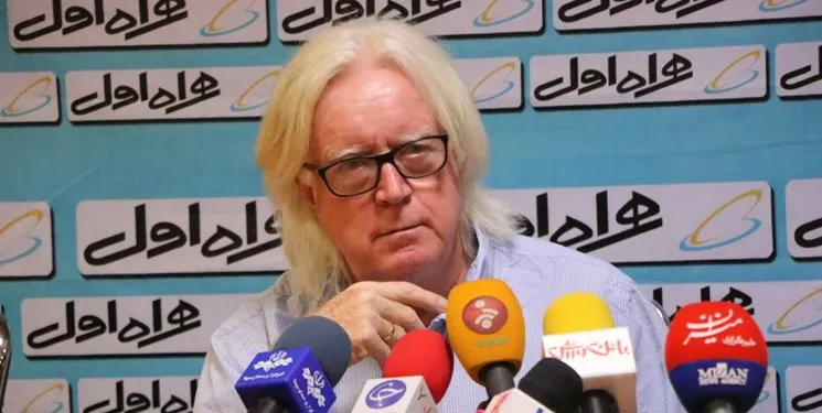 شفر به کنفرانس خبری نرسید