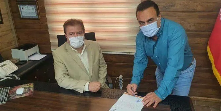 فرهادکاظمی با بادران تمدید کرد