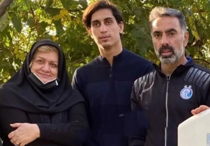 حضور فکری و نادری بر سر مزار مرحوم پورحیدری