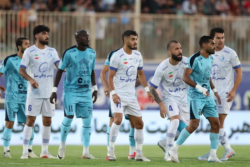 تساوی استقلال و چادرملو در روز نقش‌آفرینی VAR