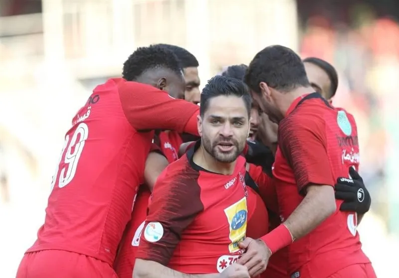 حمله دسته‌جمعی بازیکنان پرسپولیس به مدیریت باشگاه؛ پول کرایه نداریم!