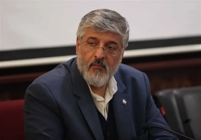 توضیحات پولادگر درباره ۲ ادعای متناقض او و وزیر ورزش