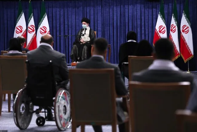 دیدار رهبر معظم انقلاب با قهرمانان المپیک و پارالمپیک ایران