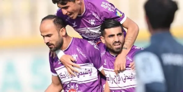 هفته هفدهم لیگ برتر/ ادامه شکست ناپذیری هوادار با شجاعی