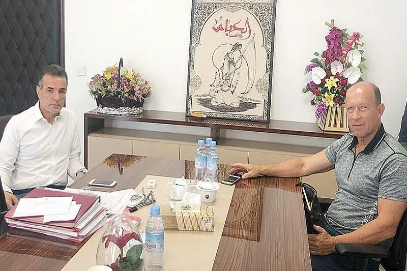 دیدار مدیرعامل پرسپولیس با سرمربی و کاپیتان‌های سرخپوشان