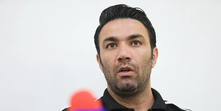 نکونام به نشست خبری نیامد