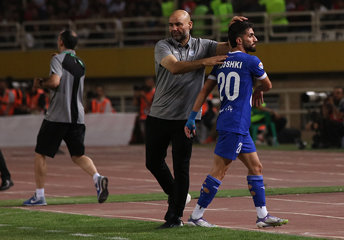 گزارش تصویری دیدار تیم های استقلال و پرسپولیس