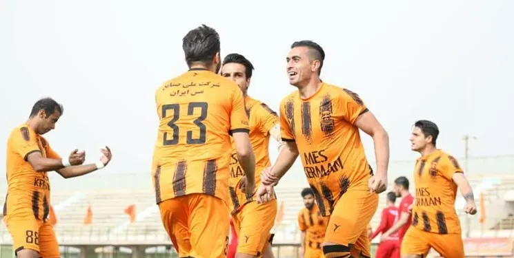 لیگ دسته اول/ پیروزی ملوان بیرون از خانه و جشنواره گل مس