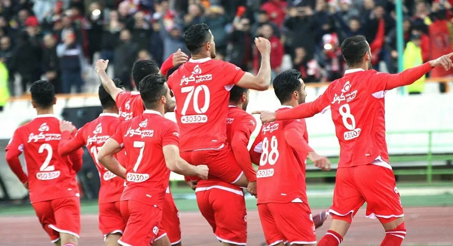 انتقاد بازیکنان پرسپولیس به محمد تقوی در پایان دیدار با پدیده
