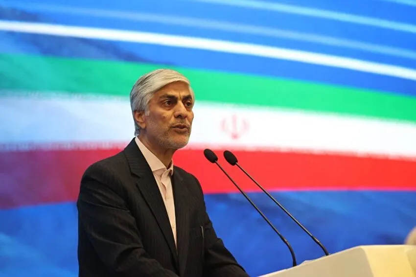 وزیر ورزش: سازمان لیگ فوتبال باید در بخش‌های فرهنگی و داوری دقت لازم را داشته باشد