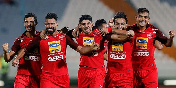 اهدای جام قهرمانی سوپر جام به پرسپولیس در بازی با پیکان