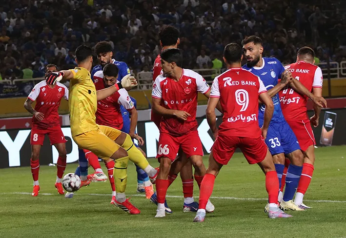 گزارش تصویری دیدار تیم های استقلال و پرسپولیس