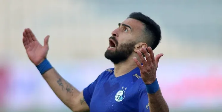 مطهری قراردادش با استقلال را تمدید کرد