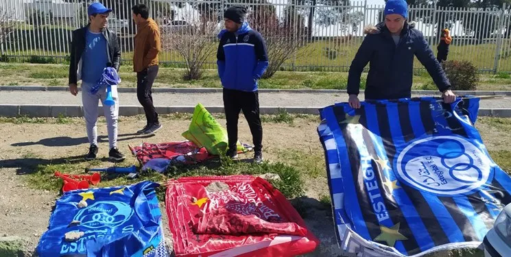 حاشیه شهرآورد/ درهای ورزشگاه زودتر از موعد باز شد