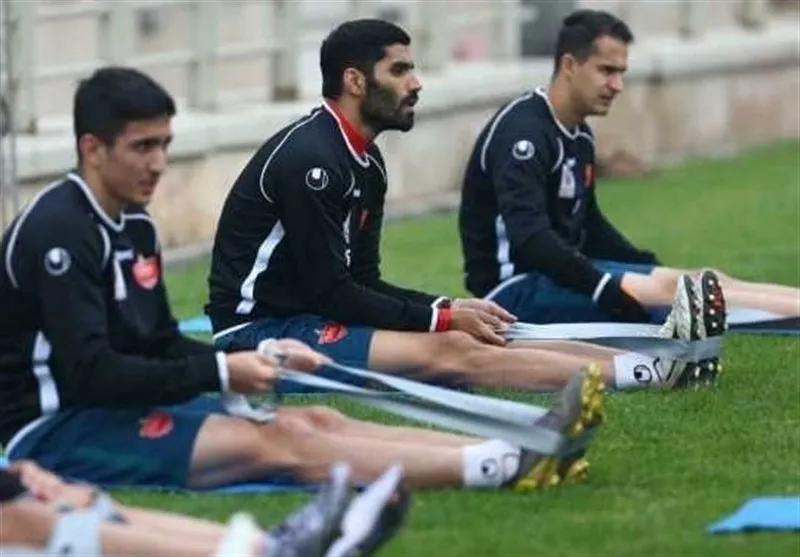 کارت بازی مدافع پرسپولیس صادر شد