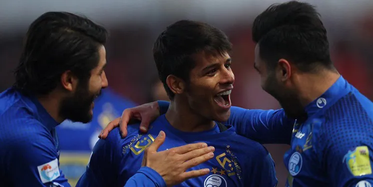 استقلال پس از 186 هفته از پرسپولیس عبور کرد