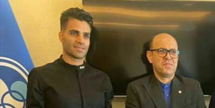 ماجرای عجیب حضور مدافع جدید استقلال در باشگاه پرسپولیس