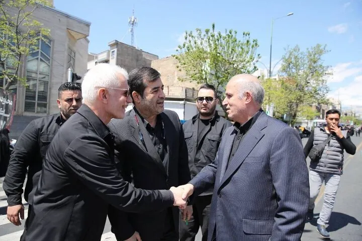 حضور وزیر ورزش در مراسم چهلمین روز شهادت رهبر انقلاب