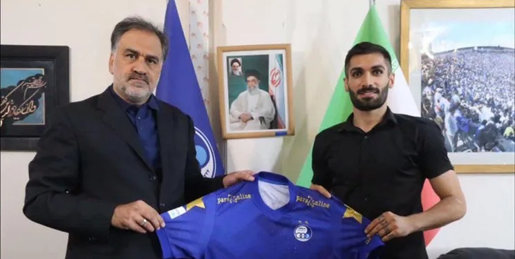 مدافع فولاد استقلالی شد