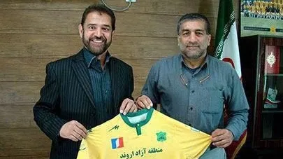 فیروز کریمی سرمربی صنعت نفت شد/اعلام دلایل برکناری دست نشان