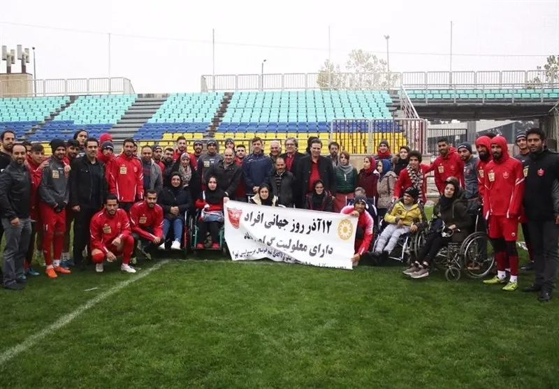 تمرین پرسپولیس در زیر باران پس از دیدار با مدال‌آوران معلول شهریار