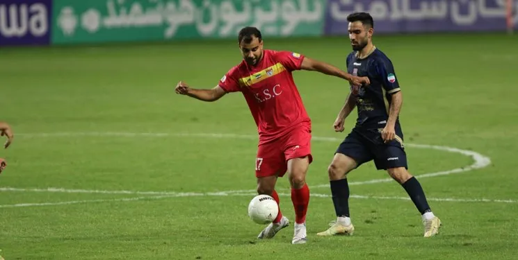 فولاد در آخرین ثانیه ها از باخت برابر گل گهر فرار کرد