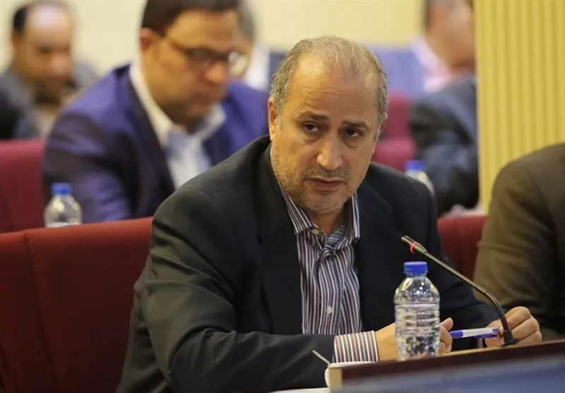 تاج:جشن قهرمانی دیگر در زمین چمن برگزار نمی‌شود