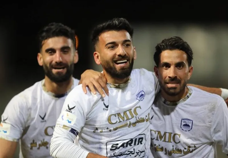 پیروزی بیرون از خانه چادرملو، تساوی مس و ملوان