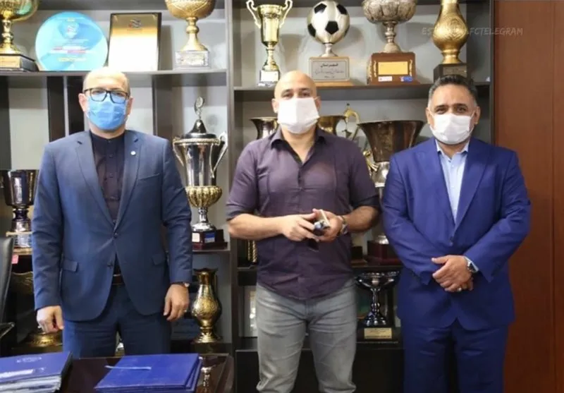 منصوریان مطالبات ۲ میلیاردی خود از استقلال را بخشید