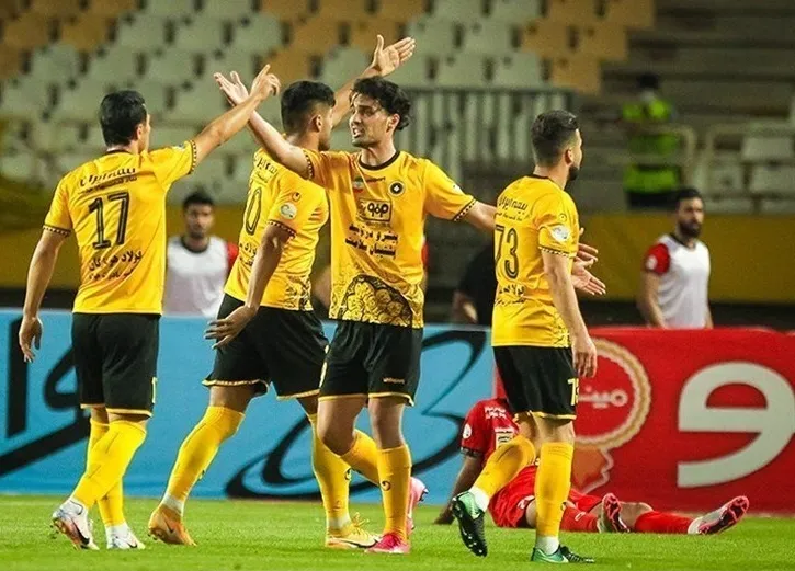 سپاهان با طوفان مقابل مس به صدر رفت