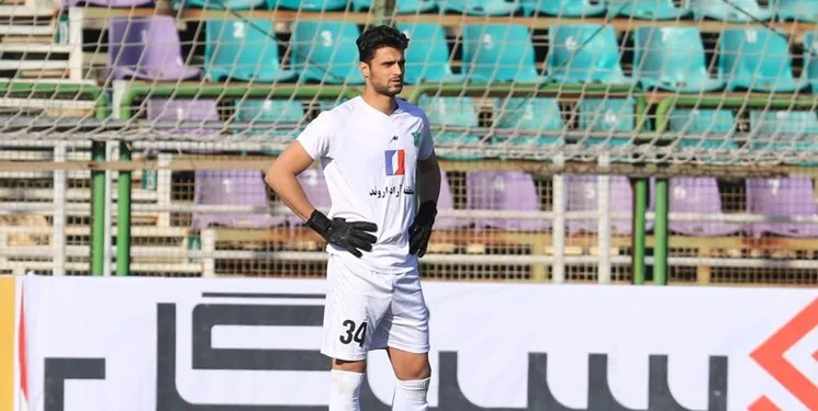 مخالفت منصوریان با پرسپولیسی‌ شدن دروازه‌بان نفت آبادان