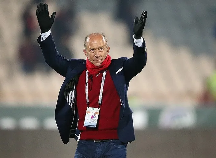 سرمربی پرسپولیس خواهان بازگشت دستیارانش به اسپانیا شد