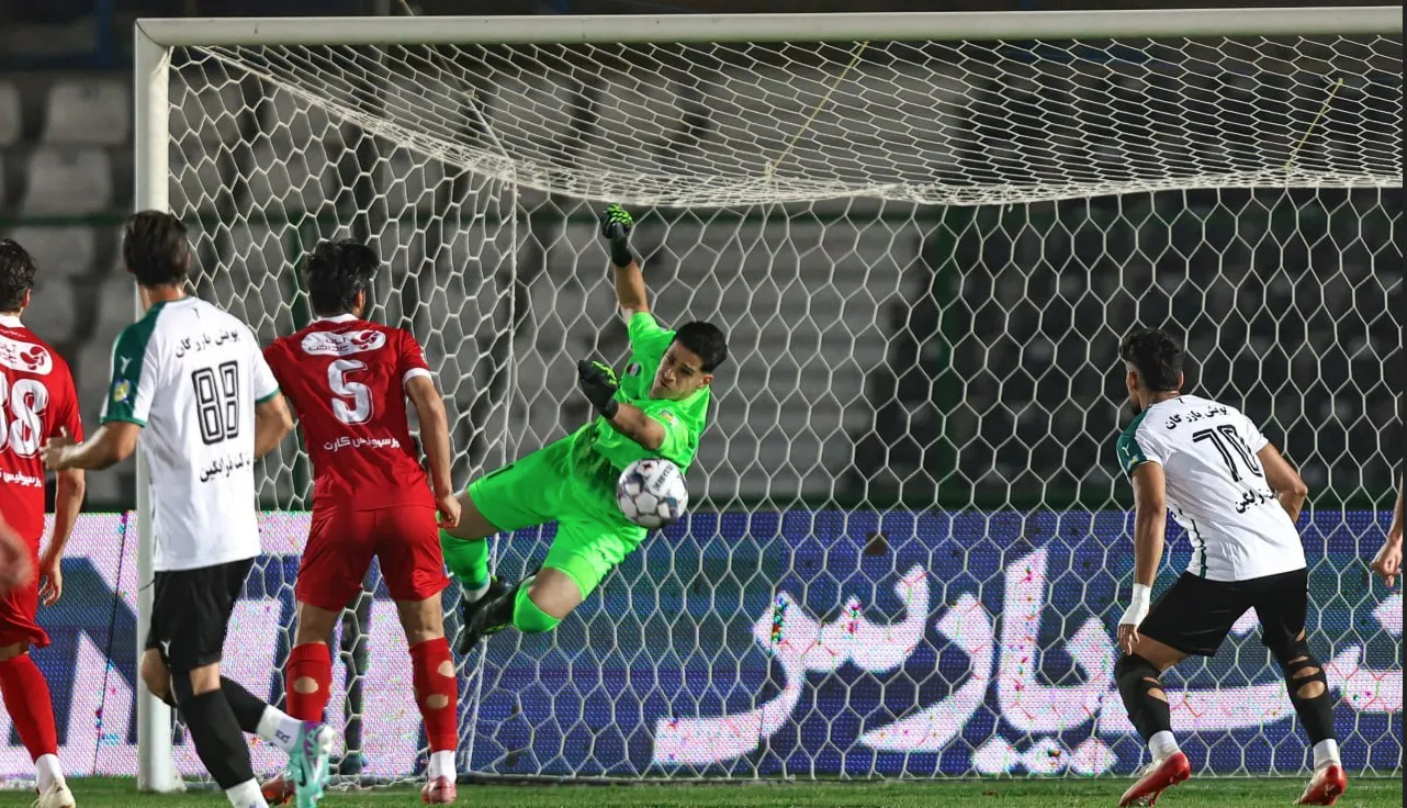 لغو دیدار ذوب‌آهن- پرسپولیس