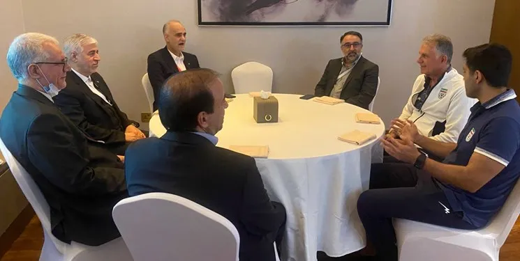  حضور وزیر ورزش و جوانان در اردوی تیم ملی و گفت‌وگو با کی‌روش