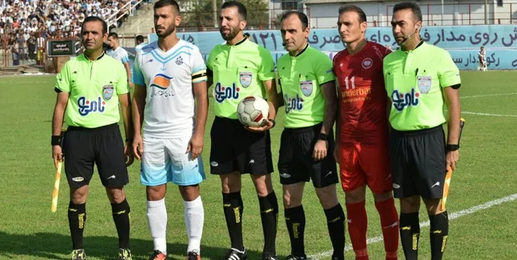 ملوان و سپیدرود نیمه تمام ماند/ درگیری شدید روی سکوها