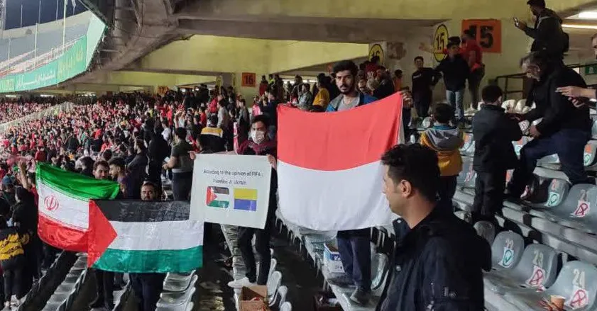 حمایت از فلسطین و اندونزی در بازی پرسپولیس+عکس