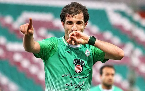 دوری ۳ تا ۴ هفته‌ای کاپیتان ذوب‌آهن از میادین فوتبال