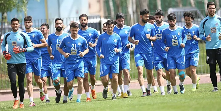 پا به توپ شدن مجیدی در تمرین استقلال+عکس