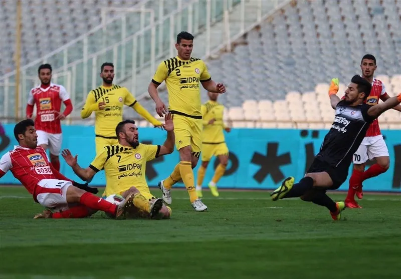 پرسپولیس پشت اتوبوس نفت گیر افتاد