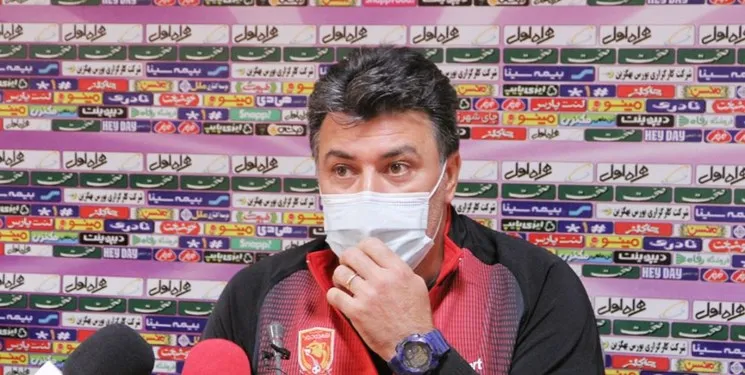 نوازی: اوایل فصل از داوری ضربه خوردیم