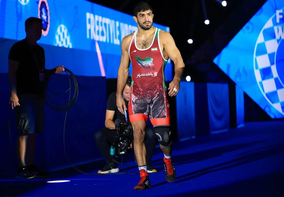 قهرمان المپیک برابر کامران قاسمپور تسلیم شد