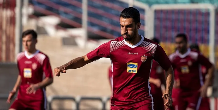 ماهینی خروجش از لیست پرسپولیس را تکذیب کرد