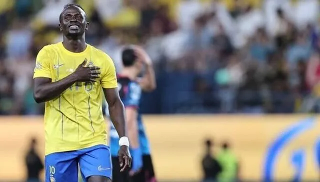 سادیو مانه در النصر ماندنی شد