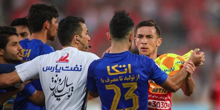 احمدزاده 3 جلسه محروم شد