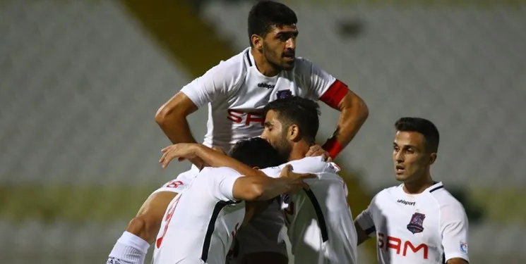 شاگردان گل‌محمدی جای پرسپولیس را گرفتند