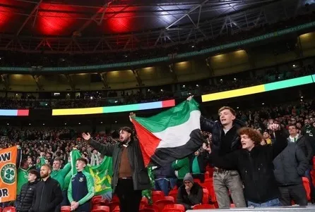 حمایت از فلسطین در ورزشگاه ومبلی انگلیس