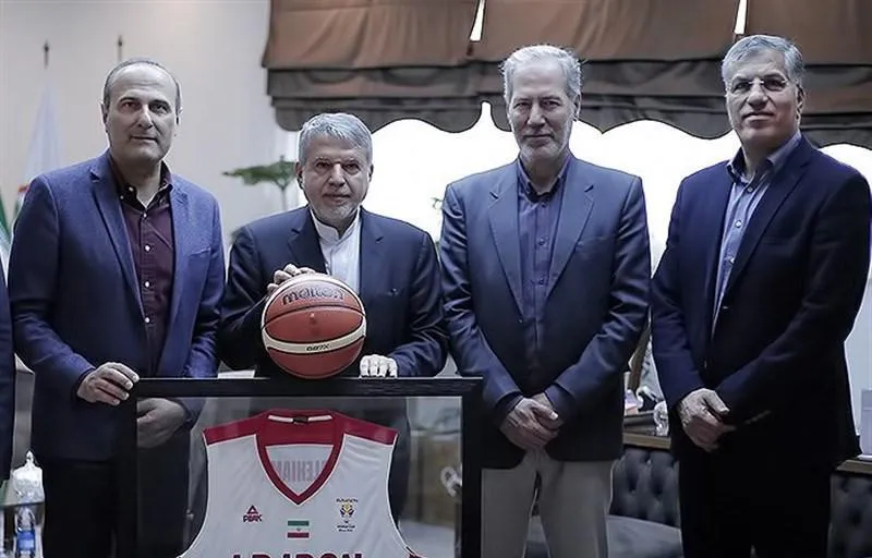 مشاوران چندین میلیونی و جای خالی بسکتبال