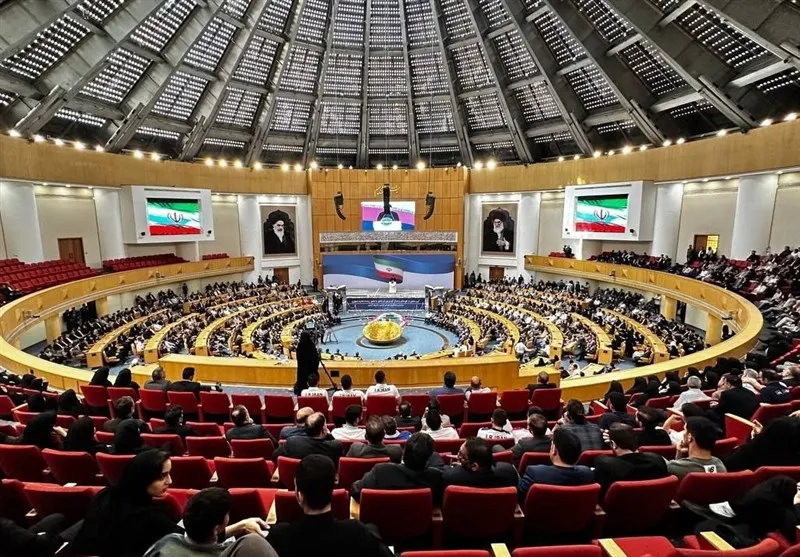 مراسم تجلیل از مدال‌آوران و قهرمانان کشور برگزار شد