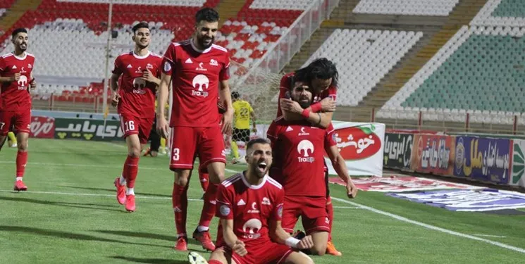 تراکتور از سپاهان عبور کرد