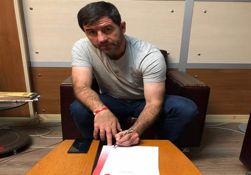 کریم باقری دو سال دیگر در پرسپولیس ماندنی شد
